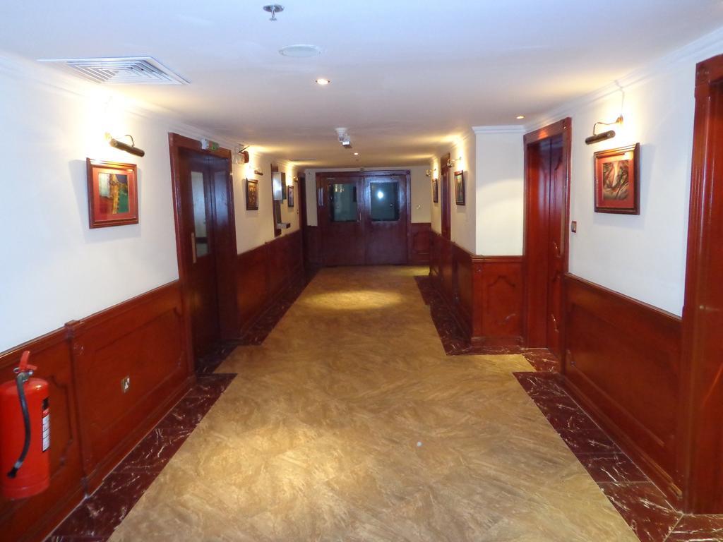 Bahrain Carlton Hotel Manama Exteriör bild