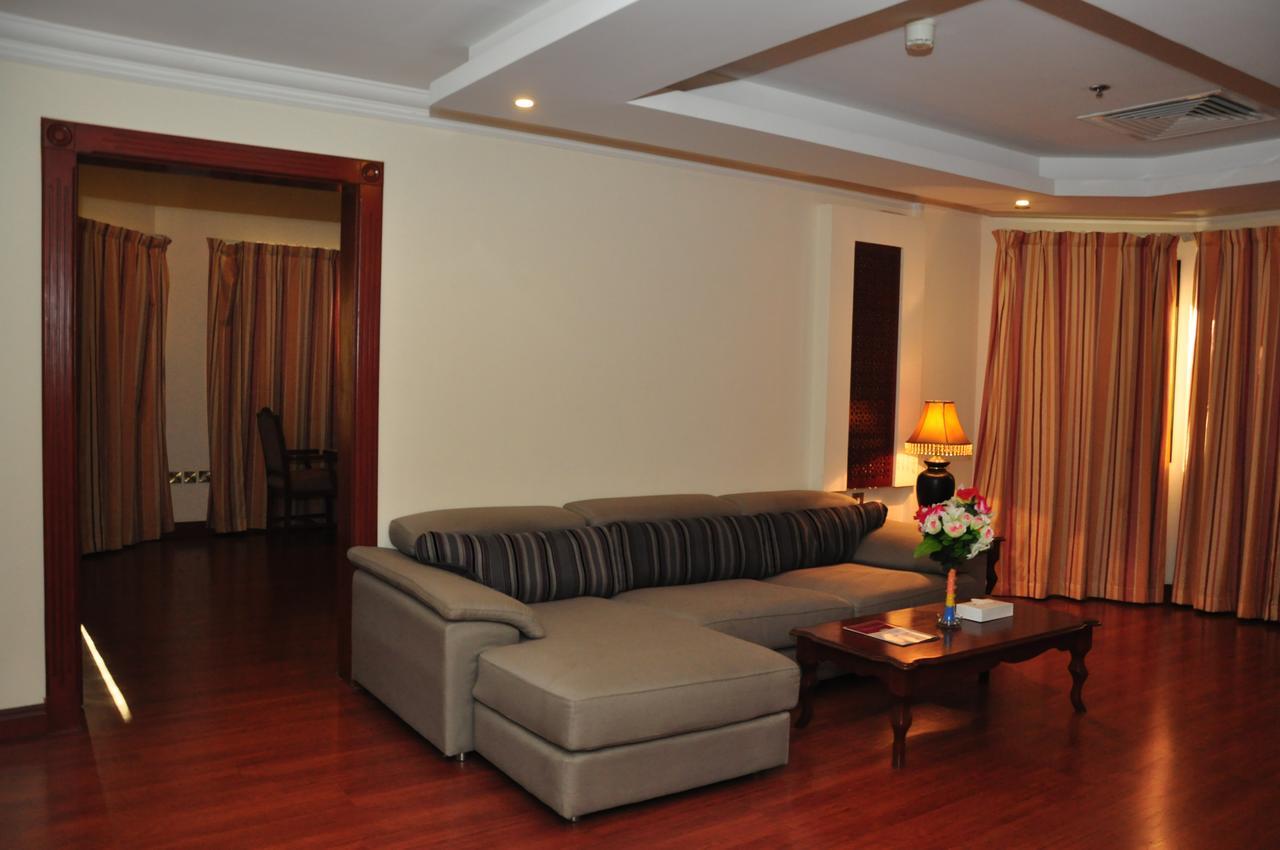 Bahrain Carlton Hotel Manama Exteriör bild