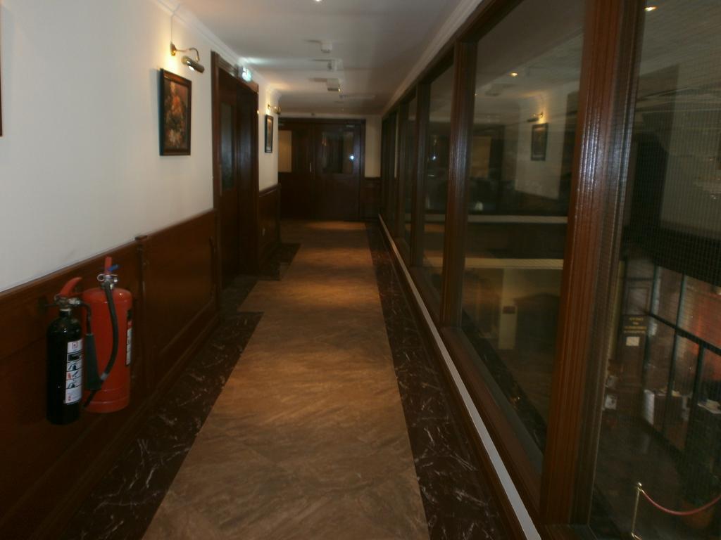 Bahrain Carlton Hotel Manama Exteriör bild