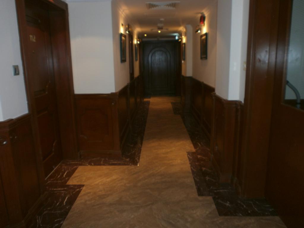 Bahrain Carlton Hotel Manama Exteriör bild