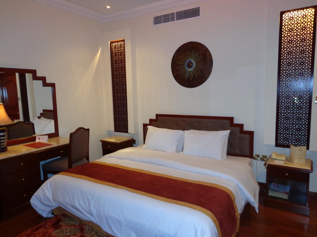 Bahrain Carlton Hotel Manama Exteriör bild