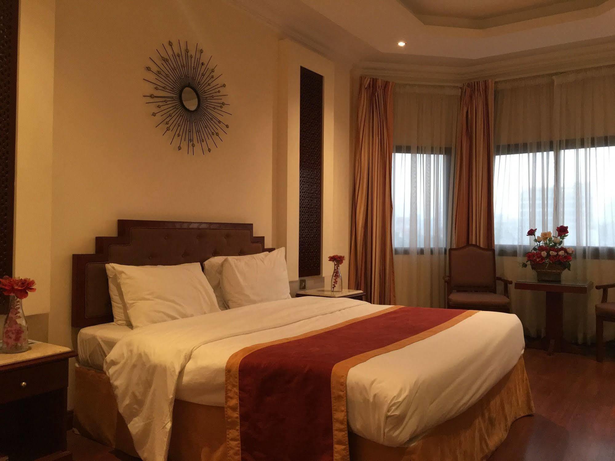 Bahrain Carlton Hotel Manama Exteriör bild