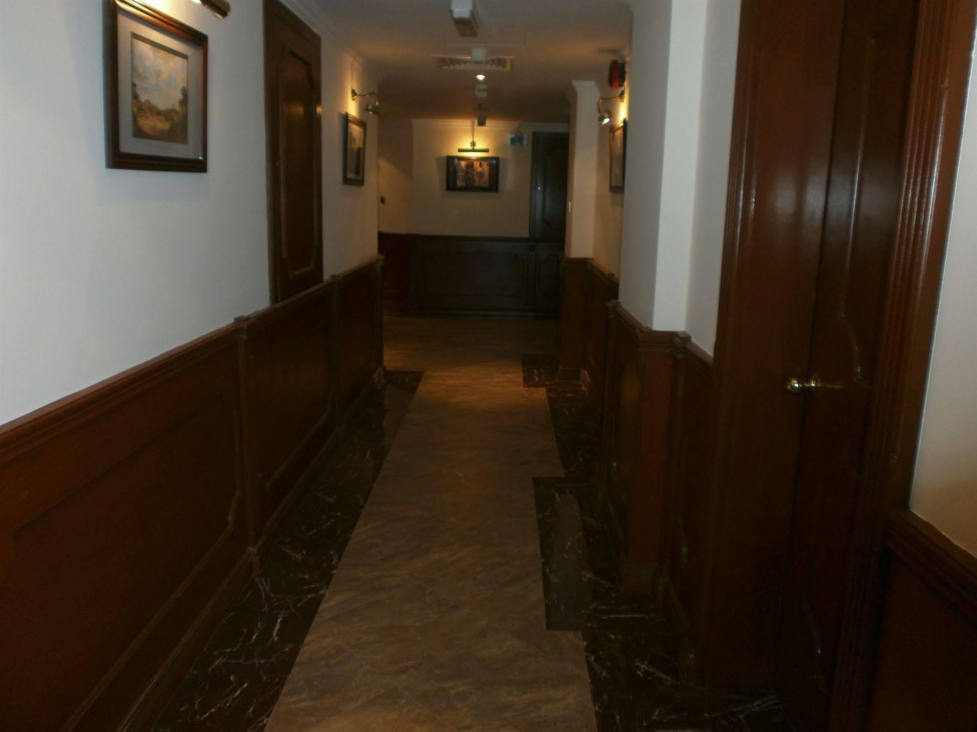 Bahrain Carlton Hotel Manama Exteriör bild